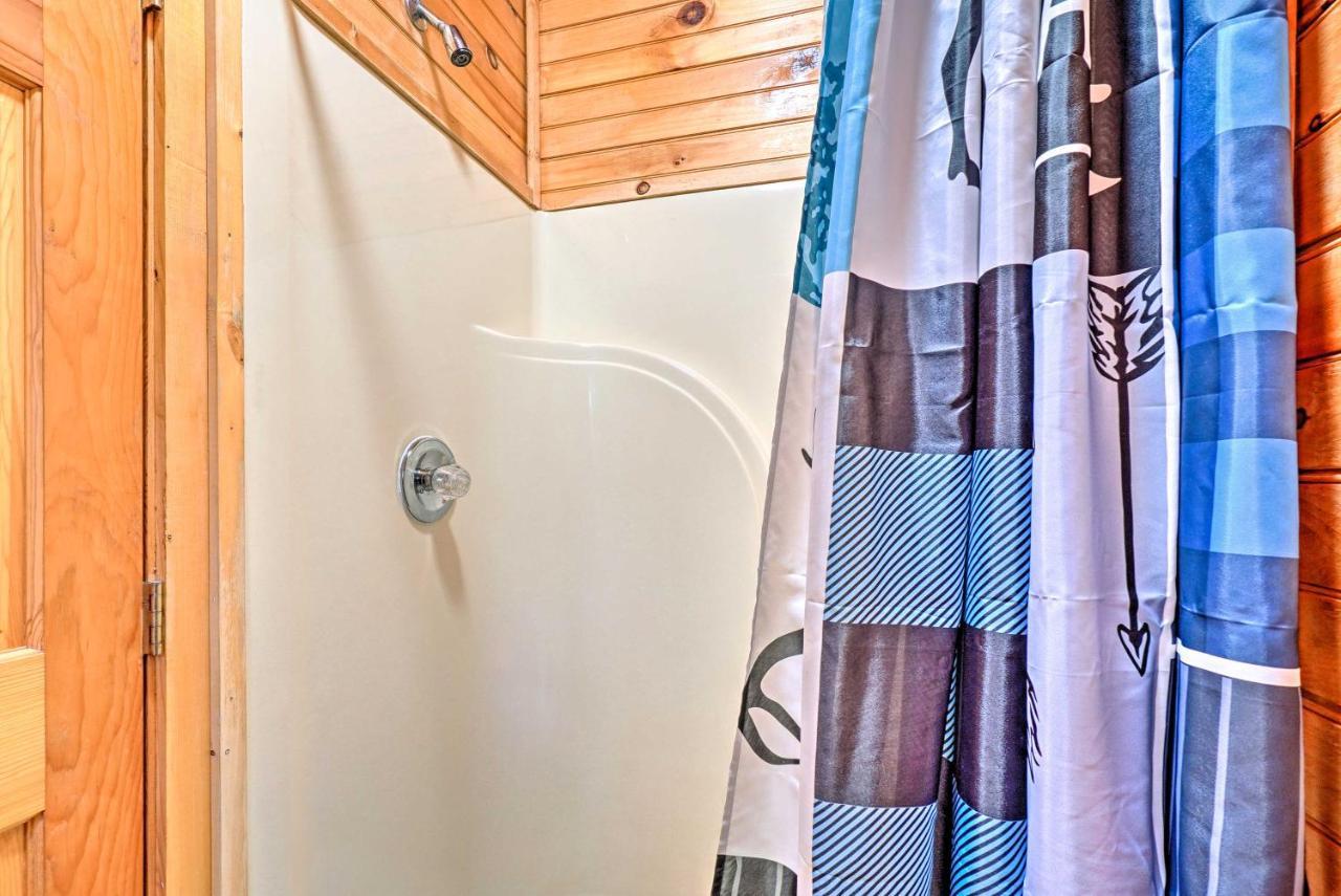 Grin N Bear It Cabin With Hot Tub And Fire Pit! Pigeon Forge Exterior photo